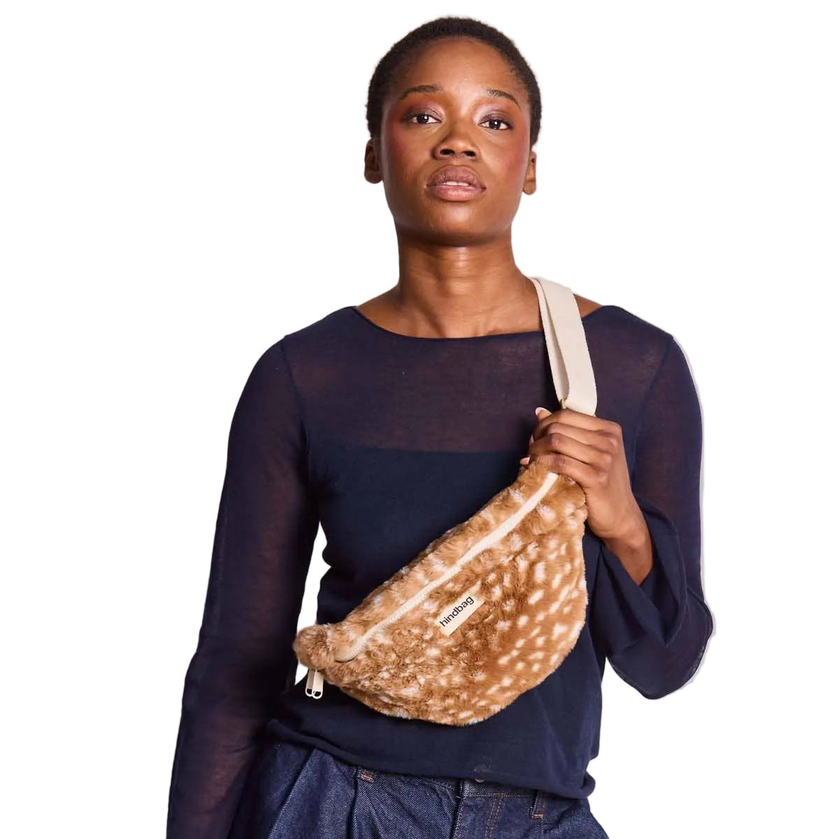 Gürteltasche Olivia von Hindbag – Kunstfell im Rehkitz-Look in Rehbraun, Frontansicht