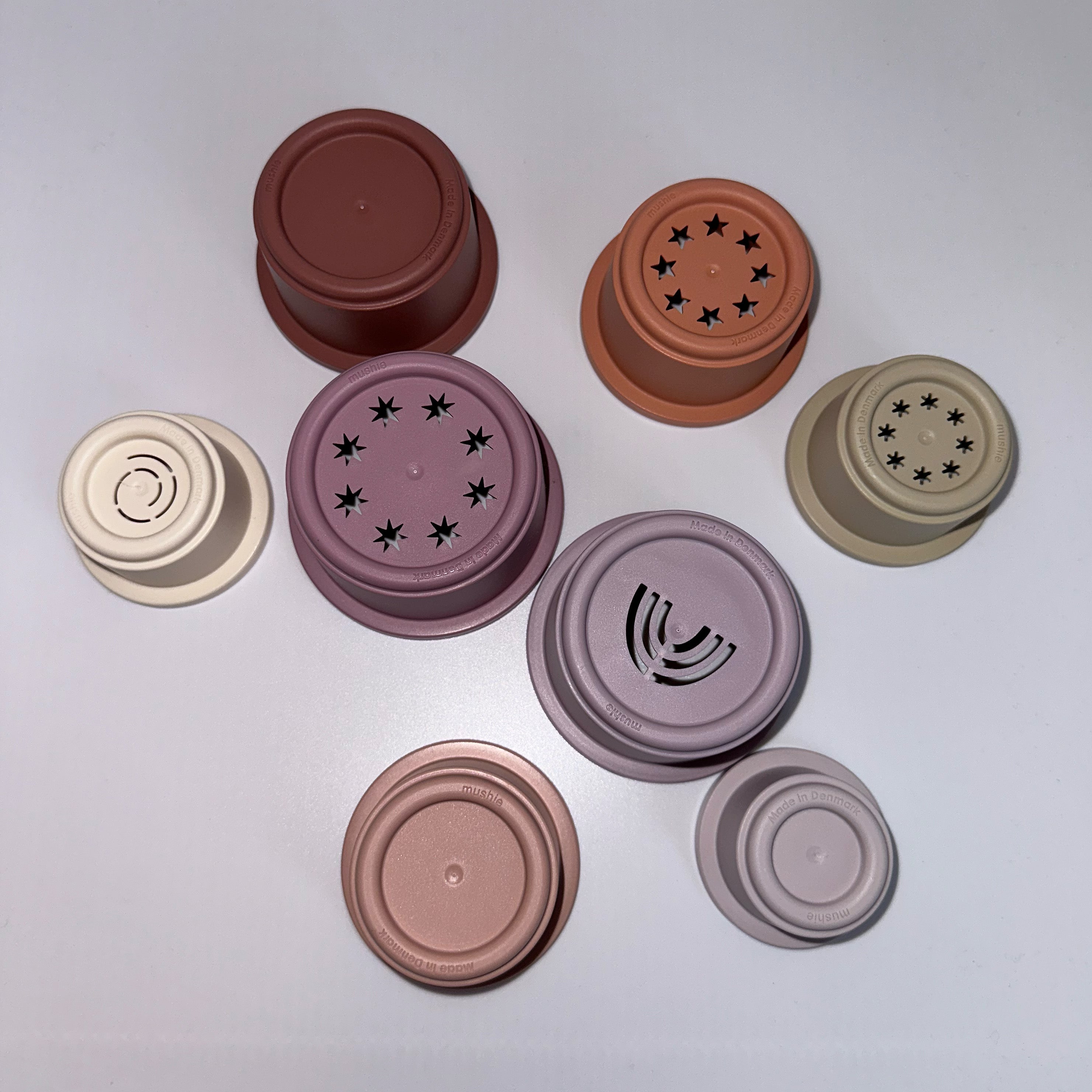 Stacking Cups Toy von Mushie