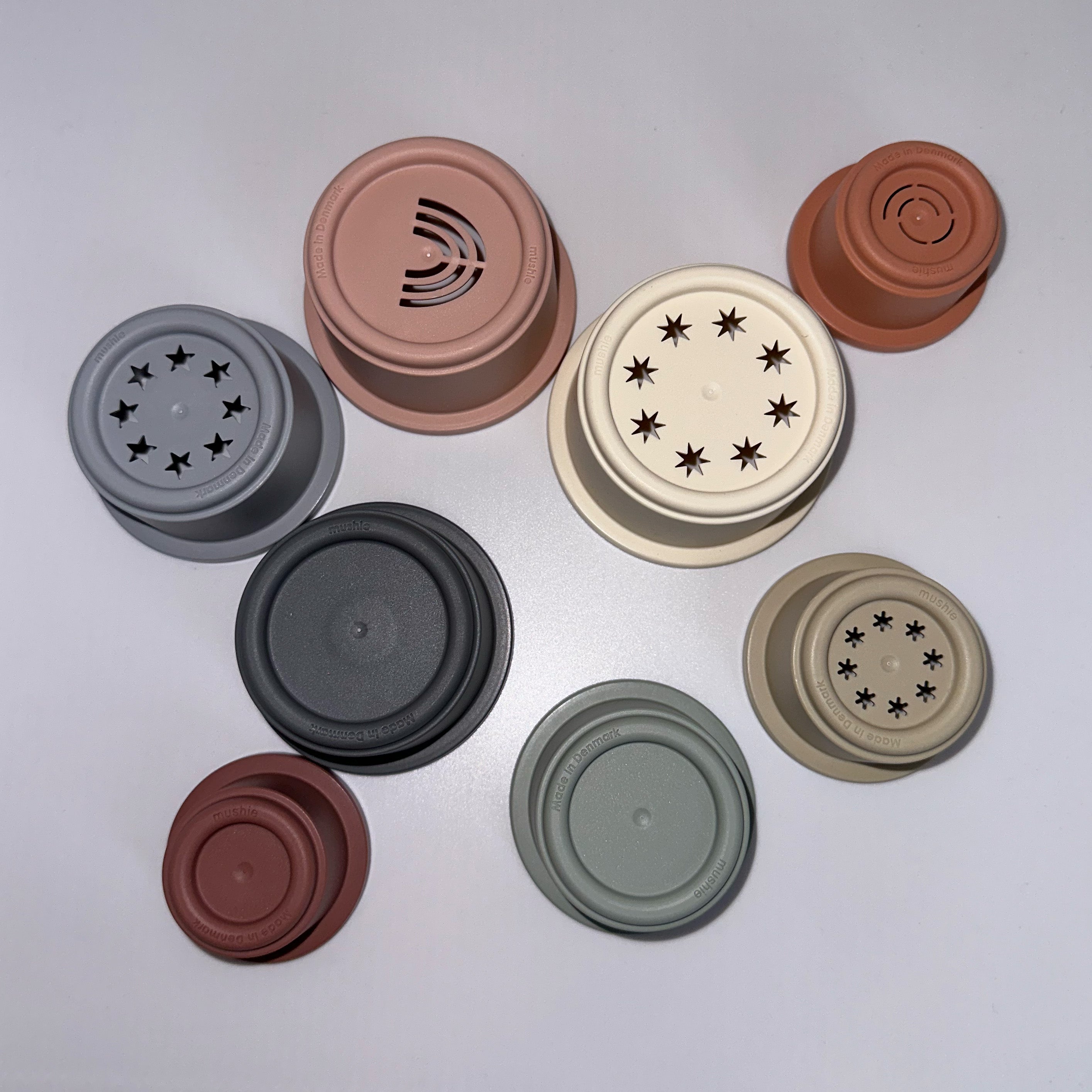 Stacking Cups Toy von Mushie
