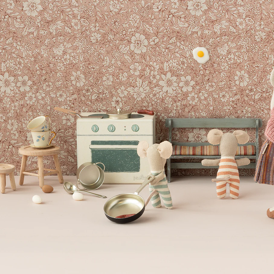 Miniatur-Küche mit Kochutensilien Vintage von Maileg