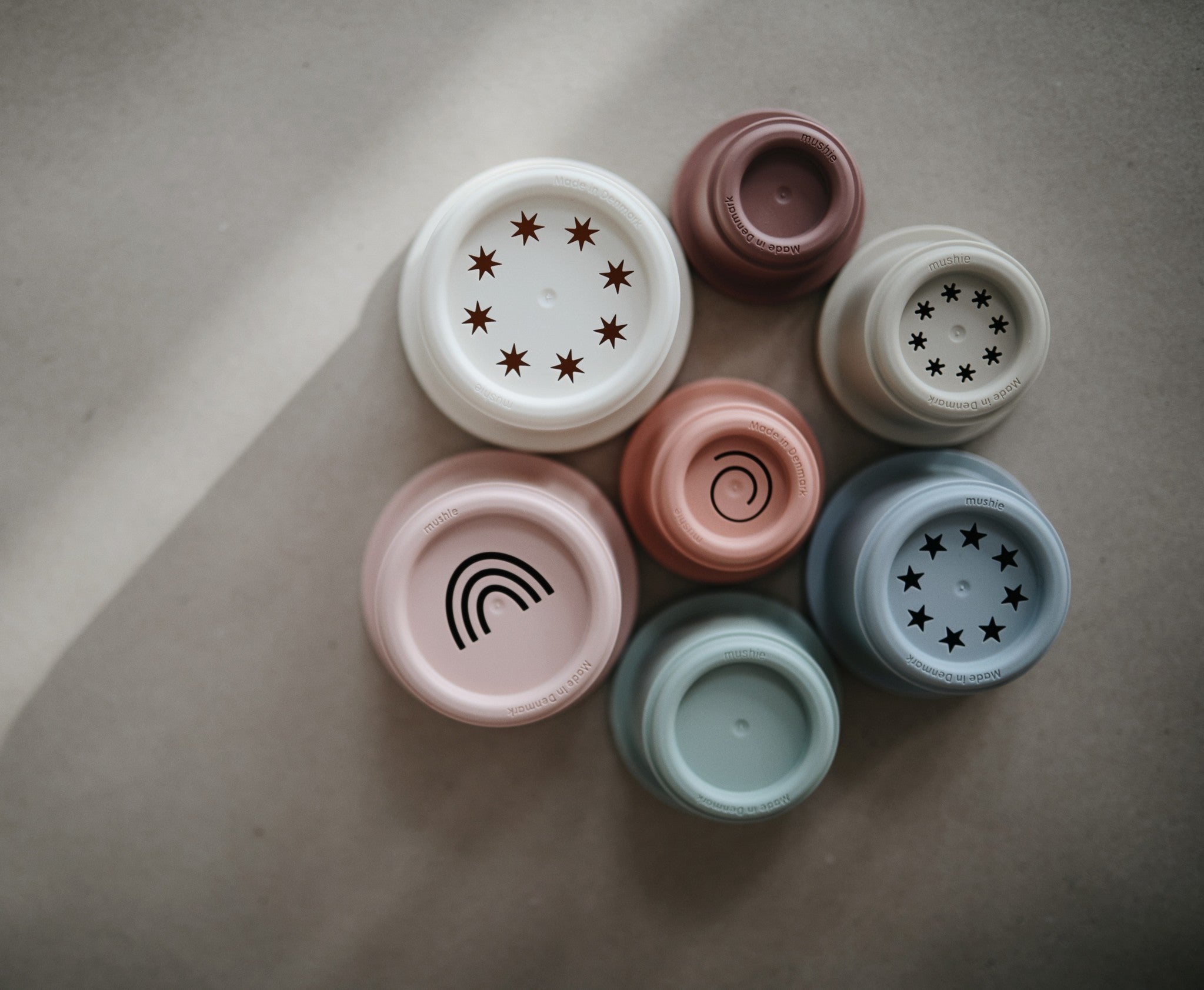 Stacking Cups Toy von Mushie