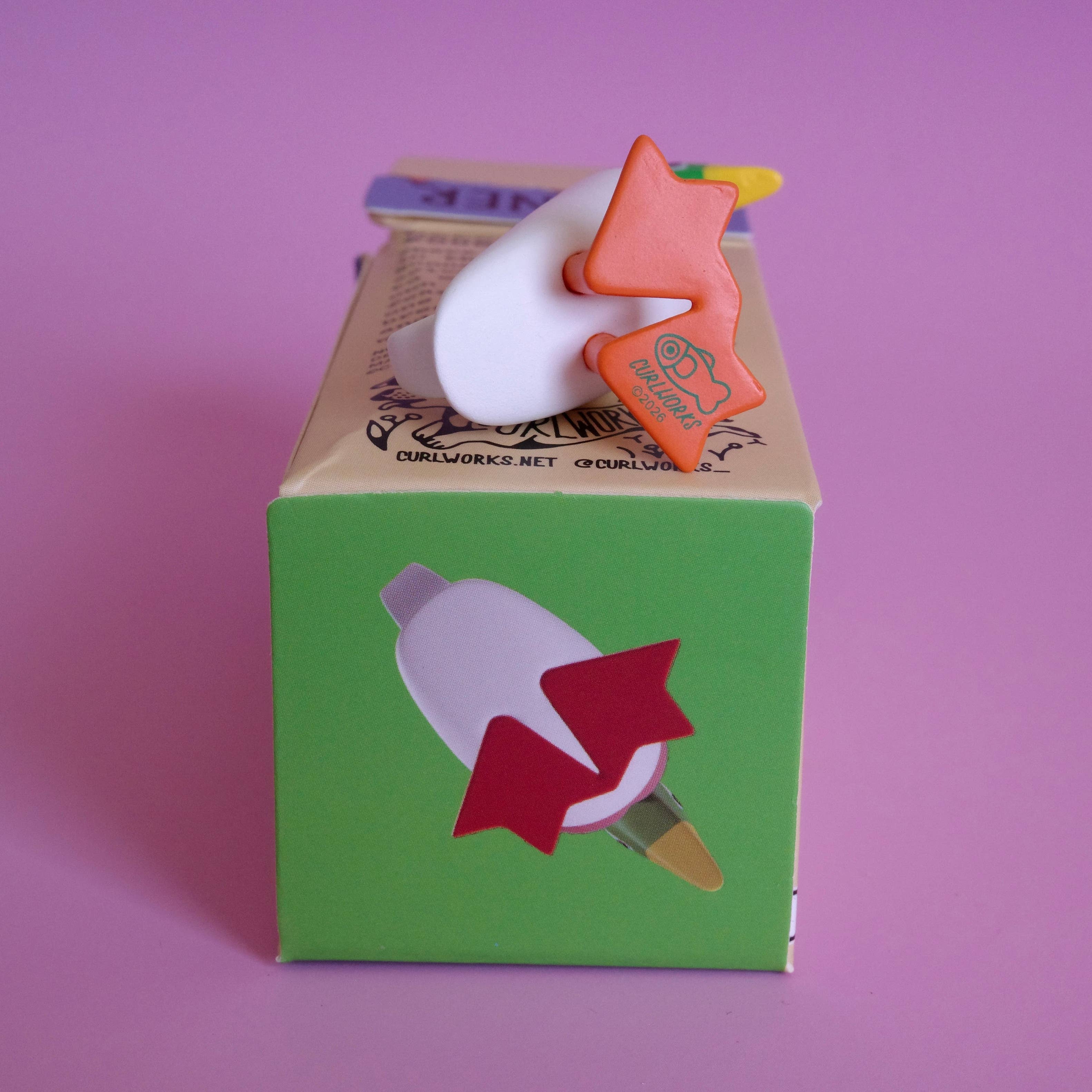 Curlworks Laufenten Blindbox – Lifestyle auf Schreibtisch