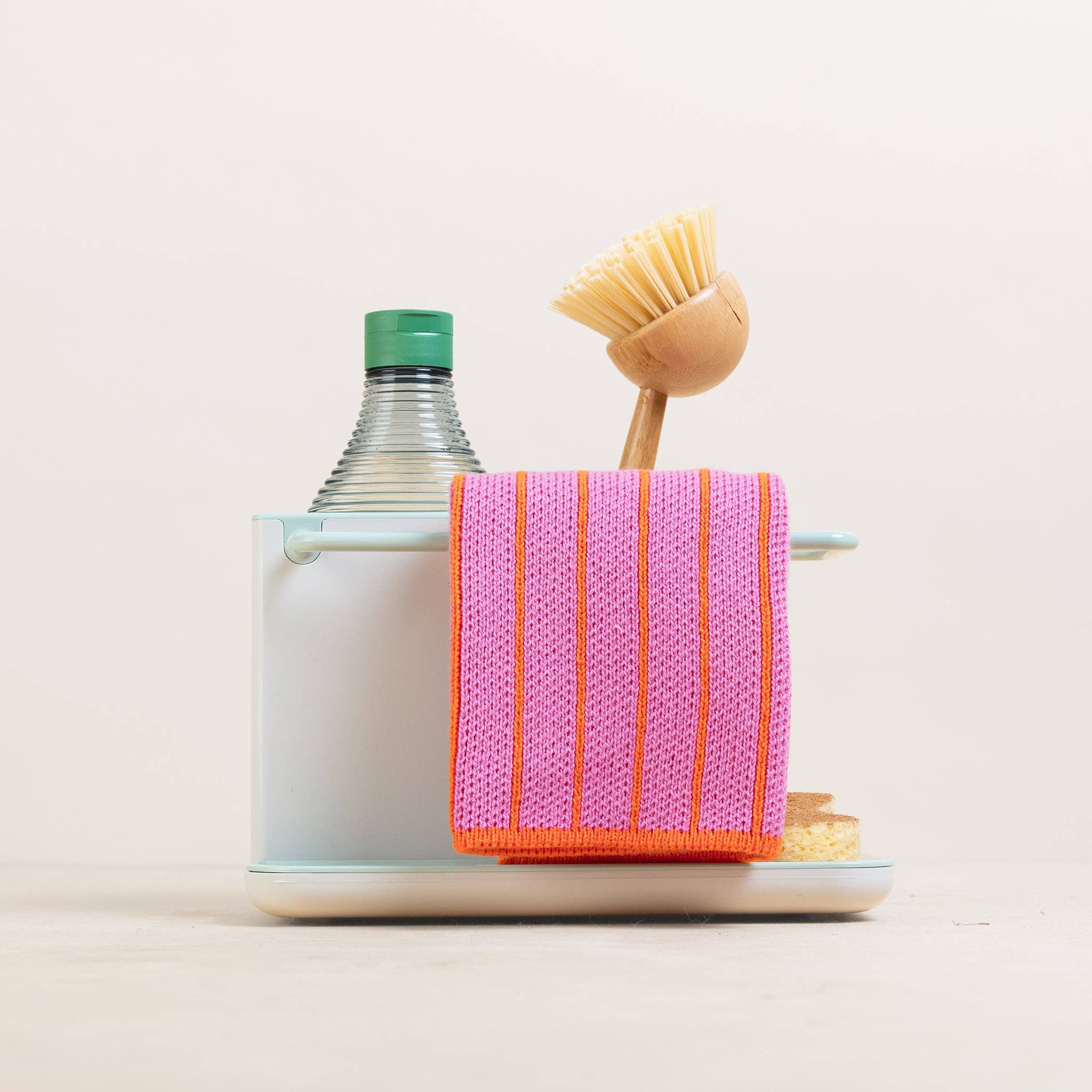 Spültuch Pink Sophie Home – Lifestyle in der Küche verwendet