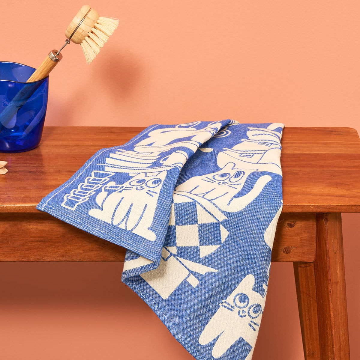 Geschirrtuch Küchenkatzen Wrap – Detailansicht Katzenillustration Elliot Kruszynski