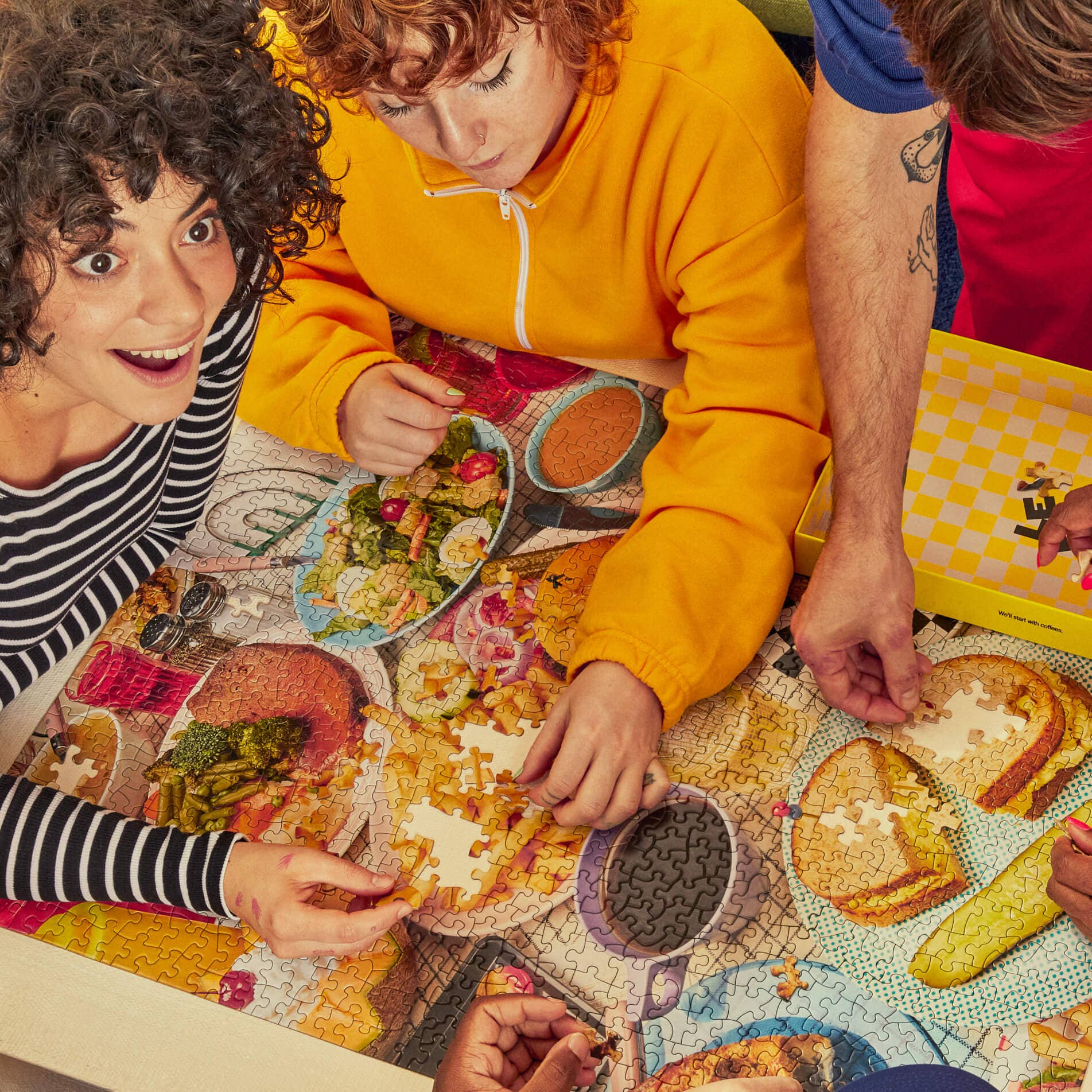 Das Diner Le Puzz – fertiges Puzzle 66×48cm Hackbraten Eiersalat Essiggurken