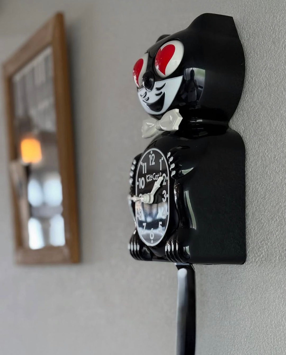 Kit-Cat Clock Wanduhr – Designklassiker mit beweglichen Augen
