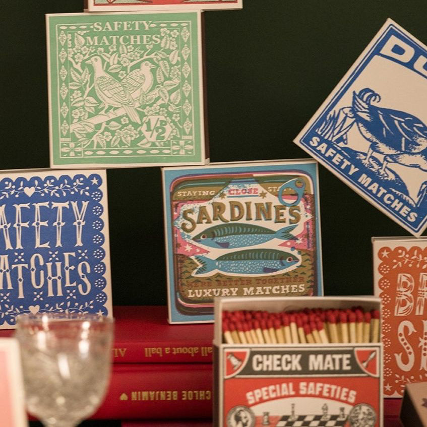 Streichholzschachtel „Sardines – We’re Better Together“ von Archivist Gallery