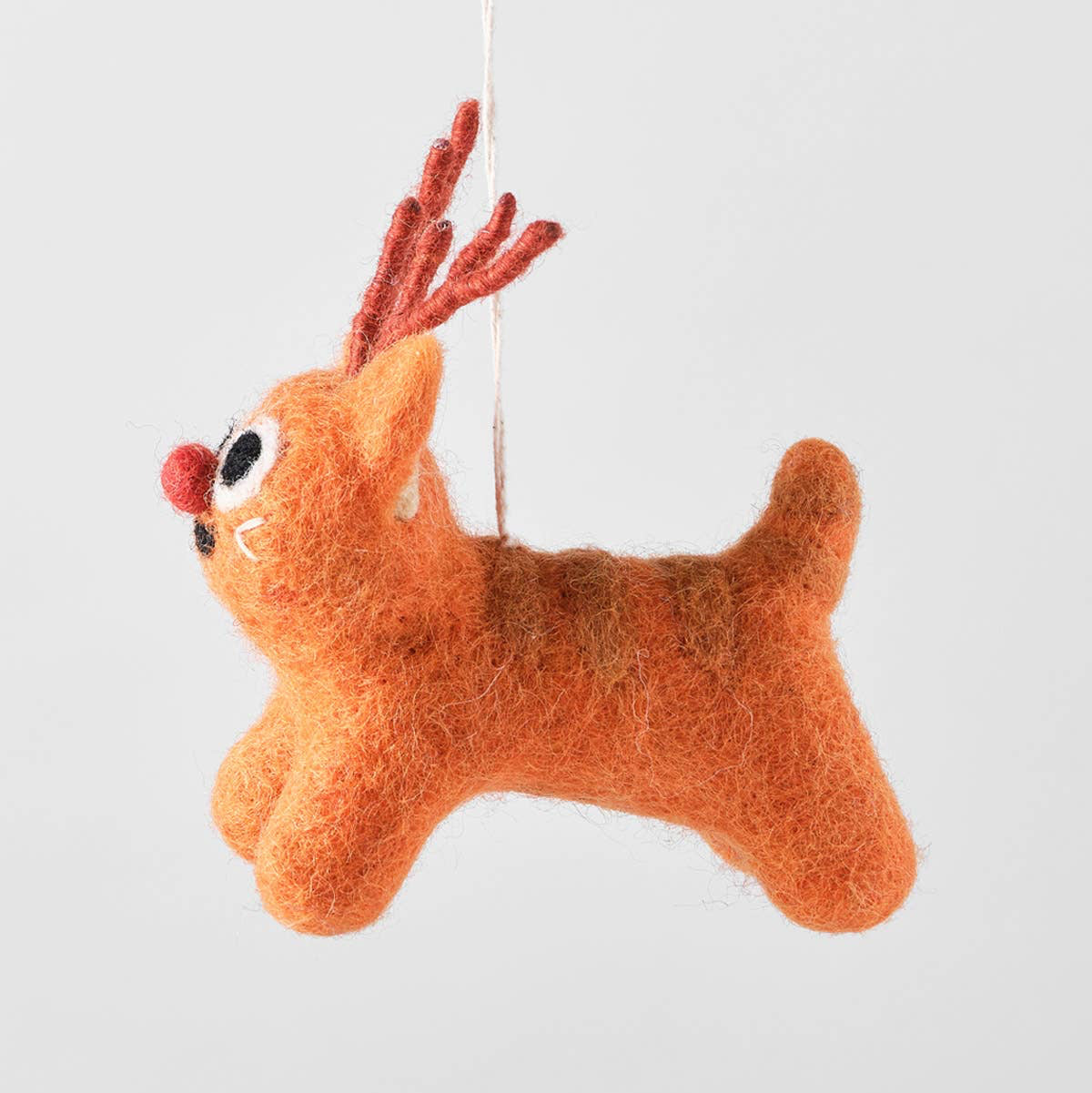 Wrap Rudy Cat Filzanhänger – Katze am Weihnachtsbaum Detailansicht