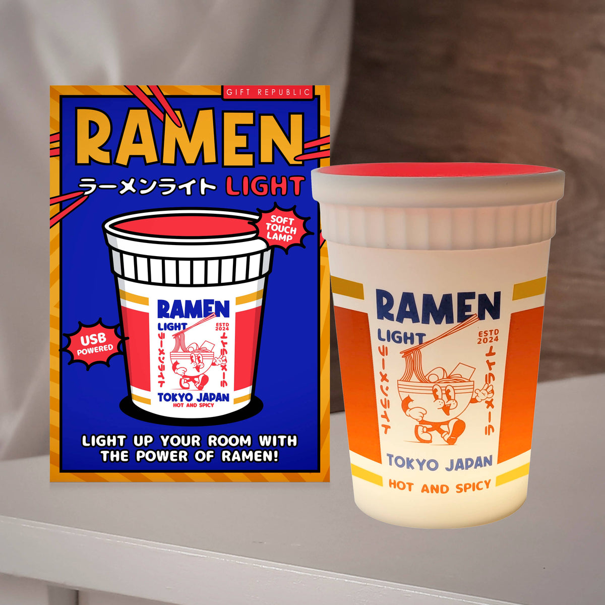 Gift Republic Ramen Lampe – Detailansicht Schüssel mit Nudeln und Toppings beleuchtet