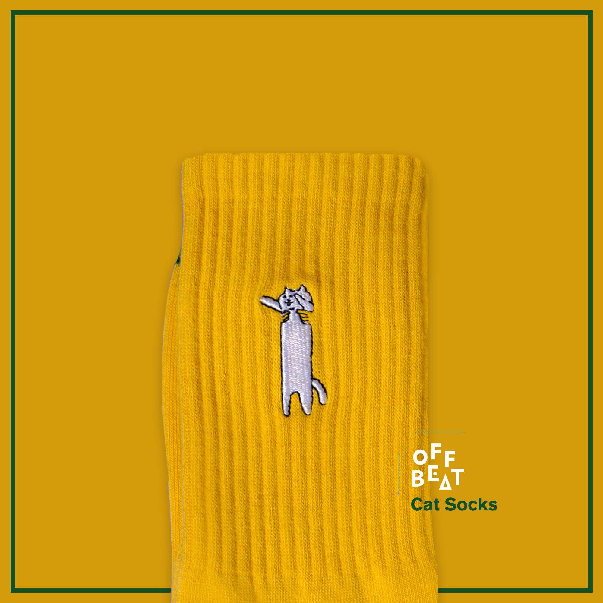 Bestickte Socken – Grumpy Cat von Offbeat