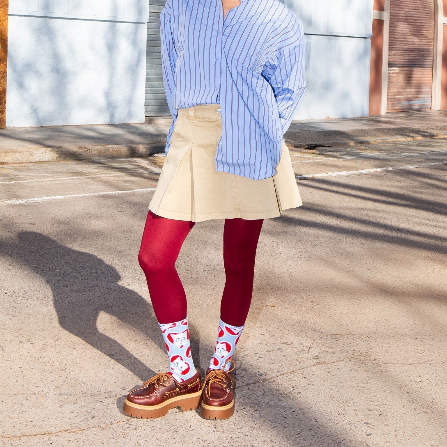 Eat My Socks Lovely Cats – Lifestyle getragen, flacher Sneakerschnitt