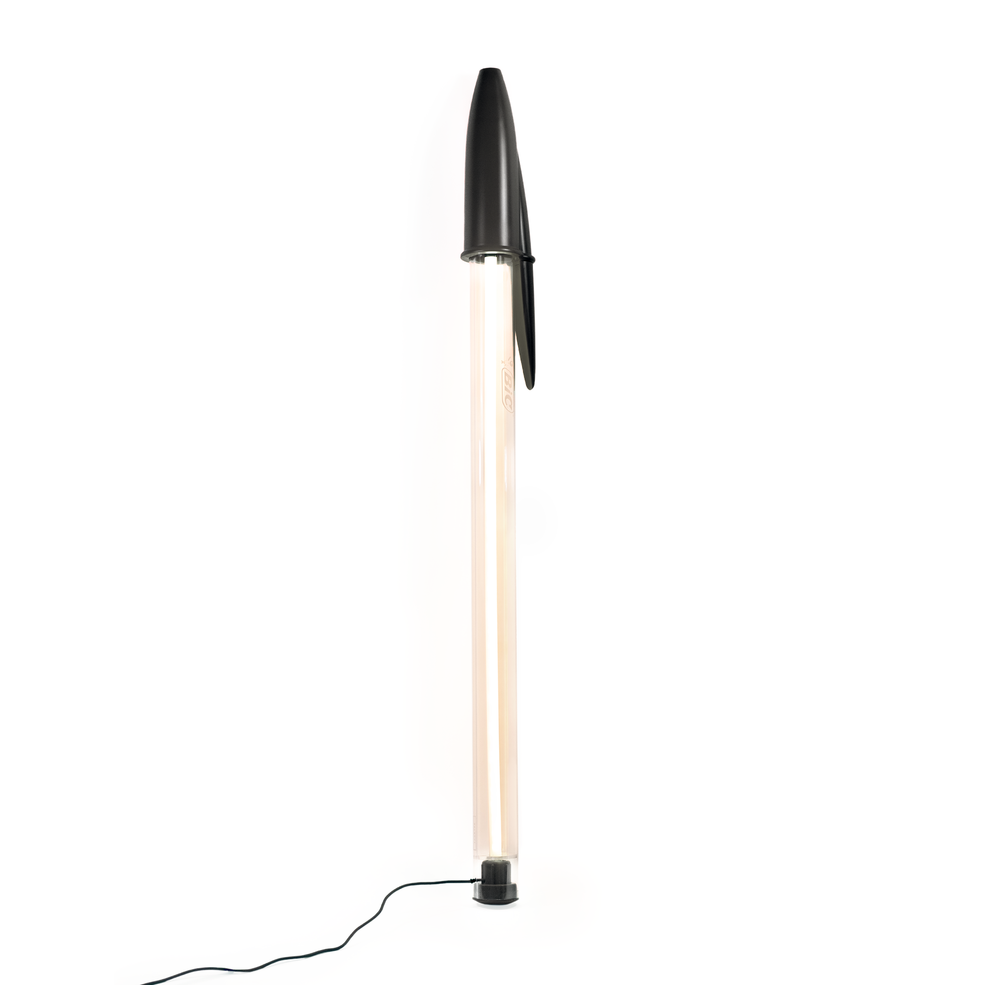 BIC Lamp Seletti – alle drei Farben Blau, Schwarz und Rot im Vergleich