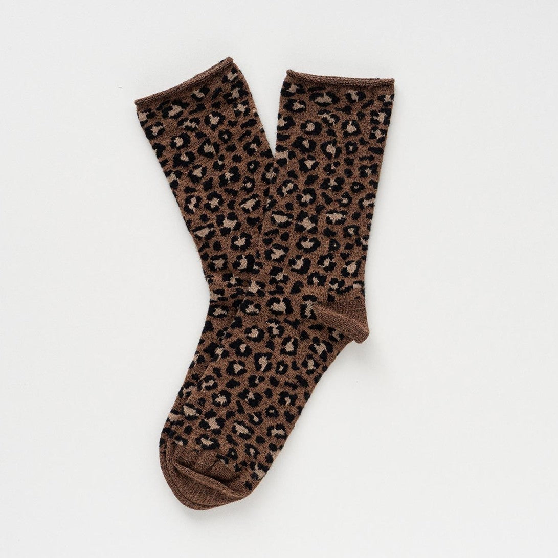 Socken Leopard Glitzer-Lurex Nachtblau von KLUE – wadenhoch mit Umschlag, Frontansicht