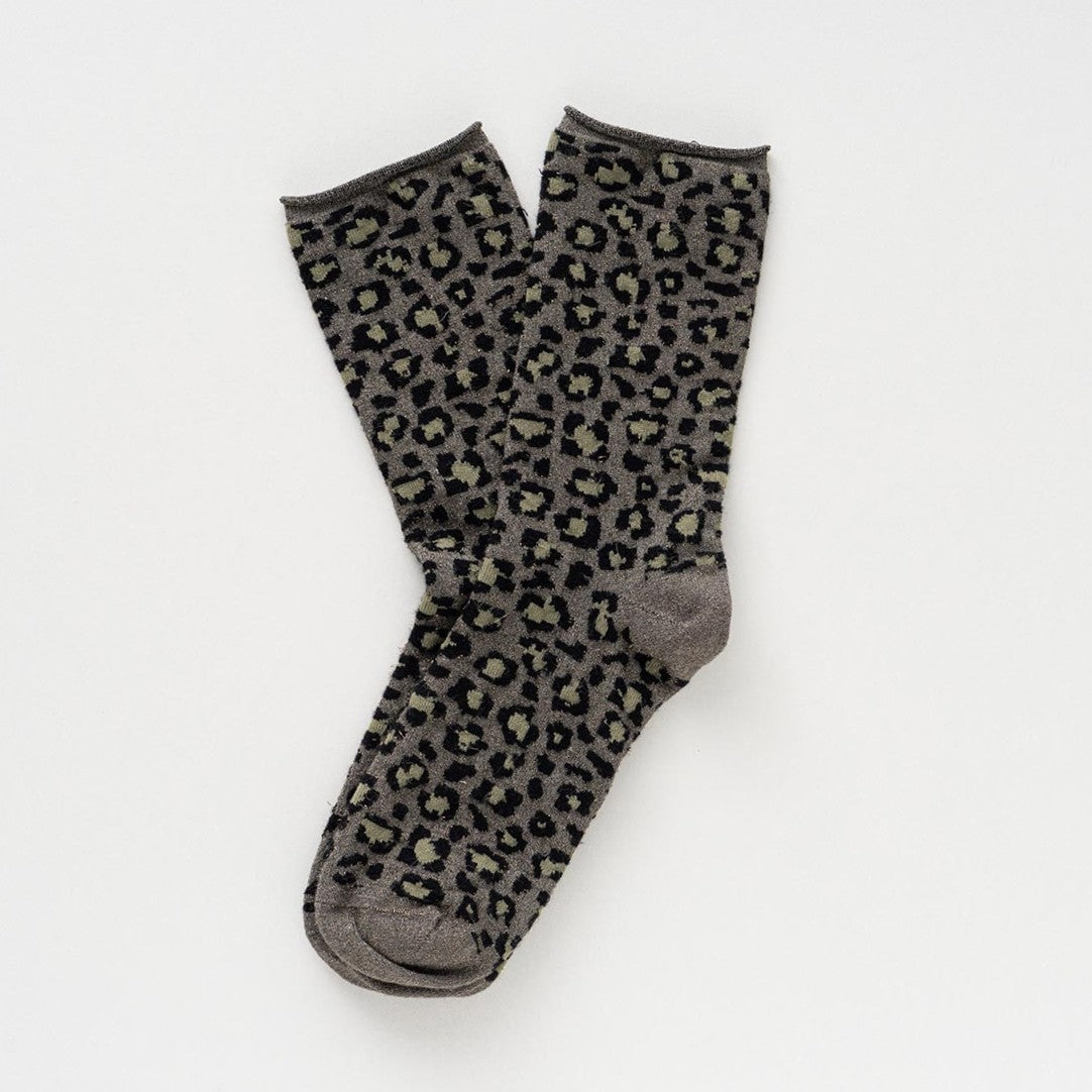 Socken Leopard Glitzer-Lurex Beige von KLUE – wadenhoch mit Umschlag, Frontansicht